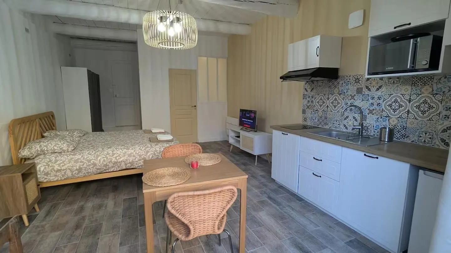 Studio Centre De Charleval Charleval  Apartment Charleval (Bouches-du-Rhone)